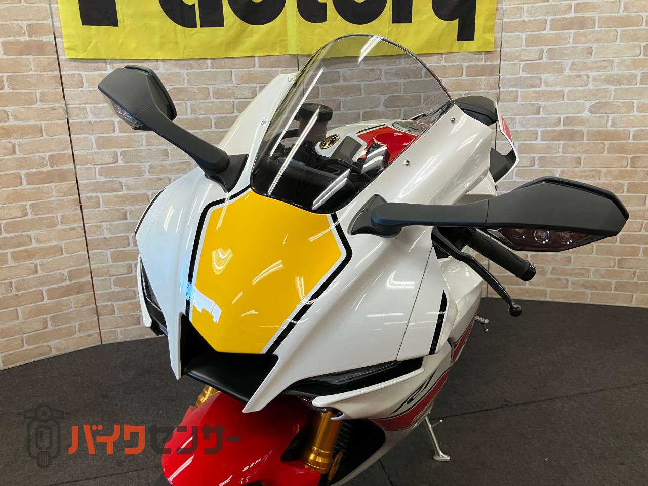 YZF-R1 60thアニバーサリー フェンダーレス_30