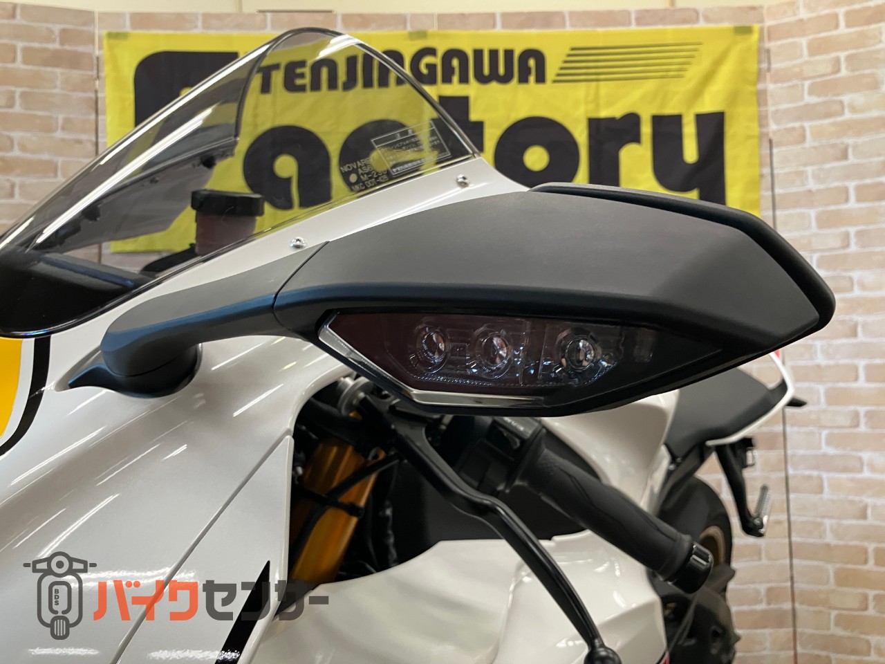 YZF-R1 60thアニバーサリー フェンダーレス_34