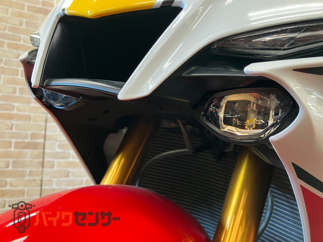 YZF-R1 60thアニバーサリー フェンダーレス_37