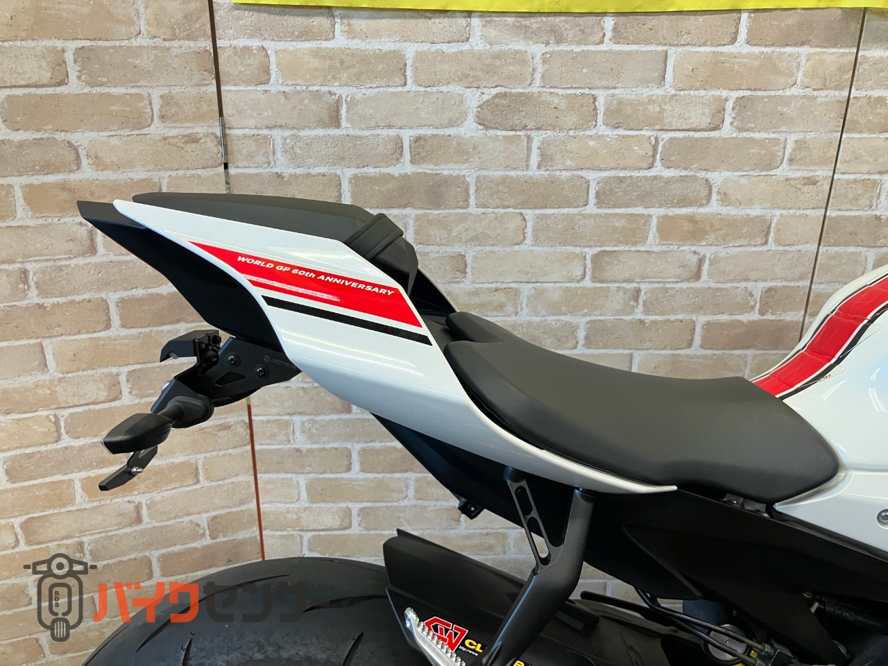 YZF-R1 60thアニバーサリー フェンダーレス_48