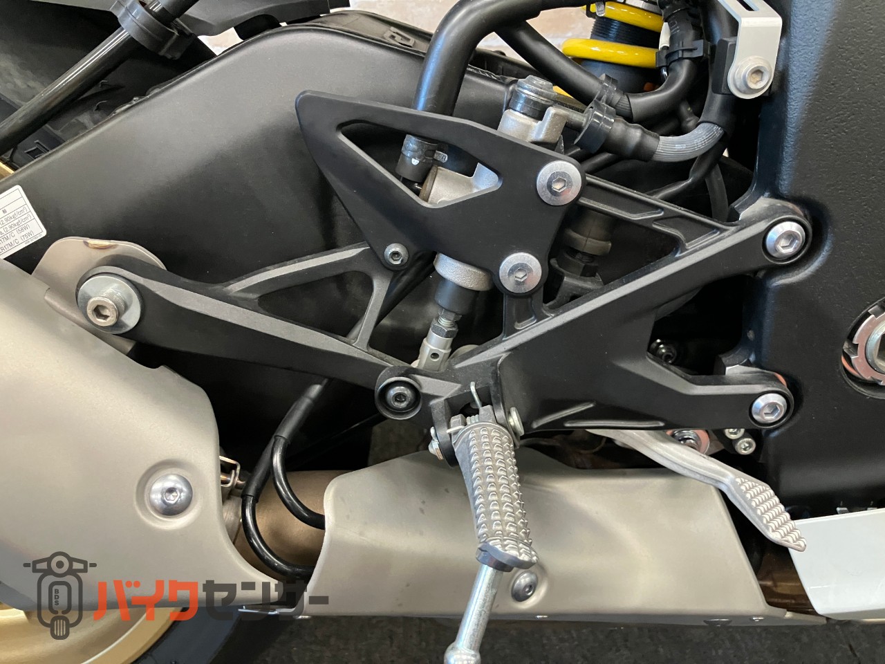 YZF-R1 60thアニバーサリー フェンダーレス_49