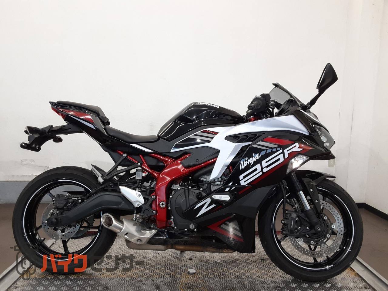 カワサキ NINJA ZX-25R SE 72825 B586973| BDSバイクセンサー