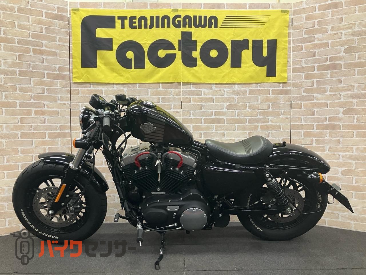 XL1200X フォーティエイト ローハンドル　LEDヘッドライト　タンクアップ　エアクリ　サイドナンバー　サイドバック_1