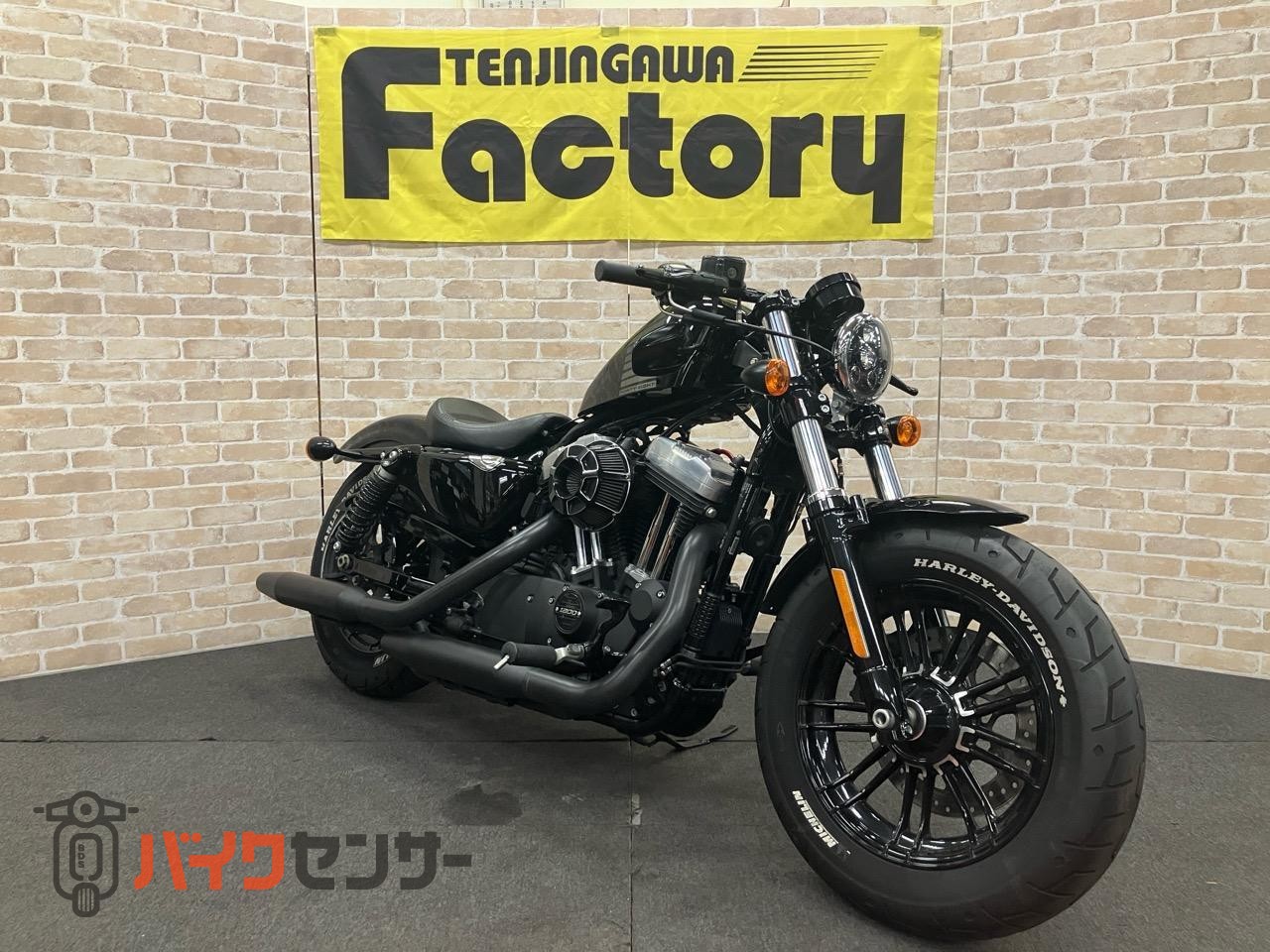 XL1200X フォーティエイト ローハンドル　LEDヘッドライト　タンクアップ　エアクリ　サイドナンバー　サイドバック_2