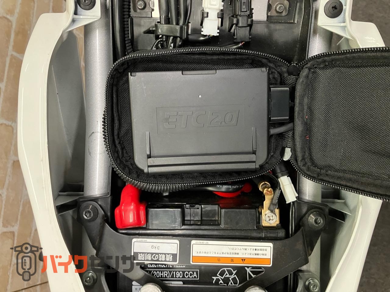 XSR900GP RZV500Rモチーフワイズギア外装 カウルミラー ベビーフェイスハンドルキット ETC_16