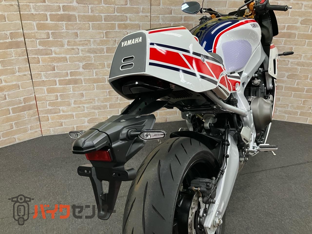 XSR900GP RZV500Rモチーフワイズギア外装 カウルミラー ベビーフェイスハンドルキット ETC_37