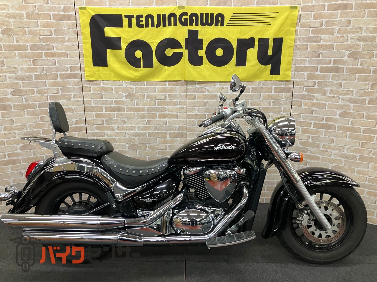 イントルーダー400クラシック　VK56A インジェクションモデル　キャストホイール　キャリアバックレスト_0