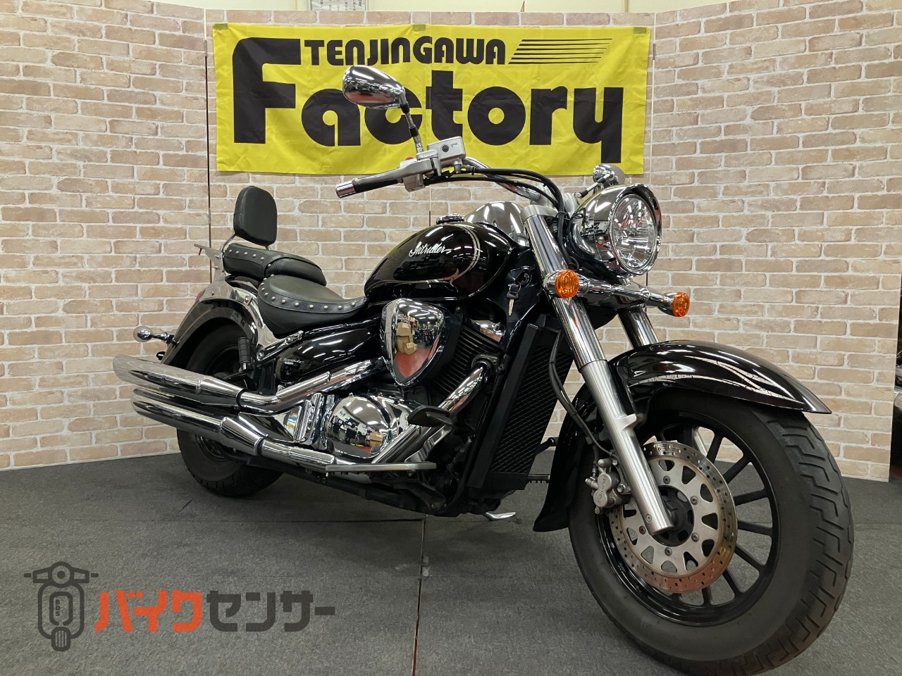 イントルーダー400クラシック　VK56A インジェクションモデル　キャストホイール　キャリアバックレスト_2