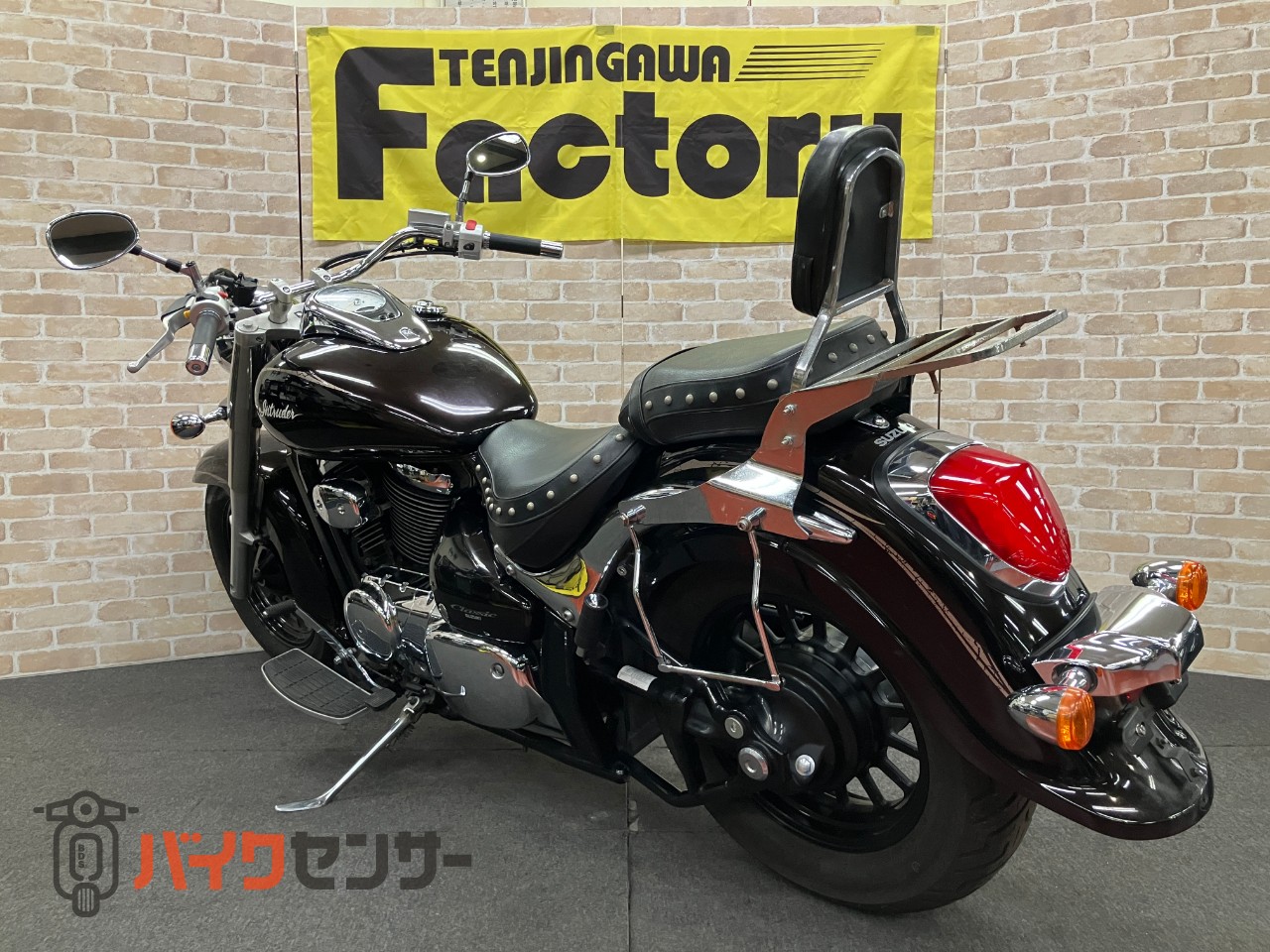 イントルーダー400クラシック　VK56A インジェクションモデル　キャストホイール　キャリアバックレスト_5