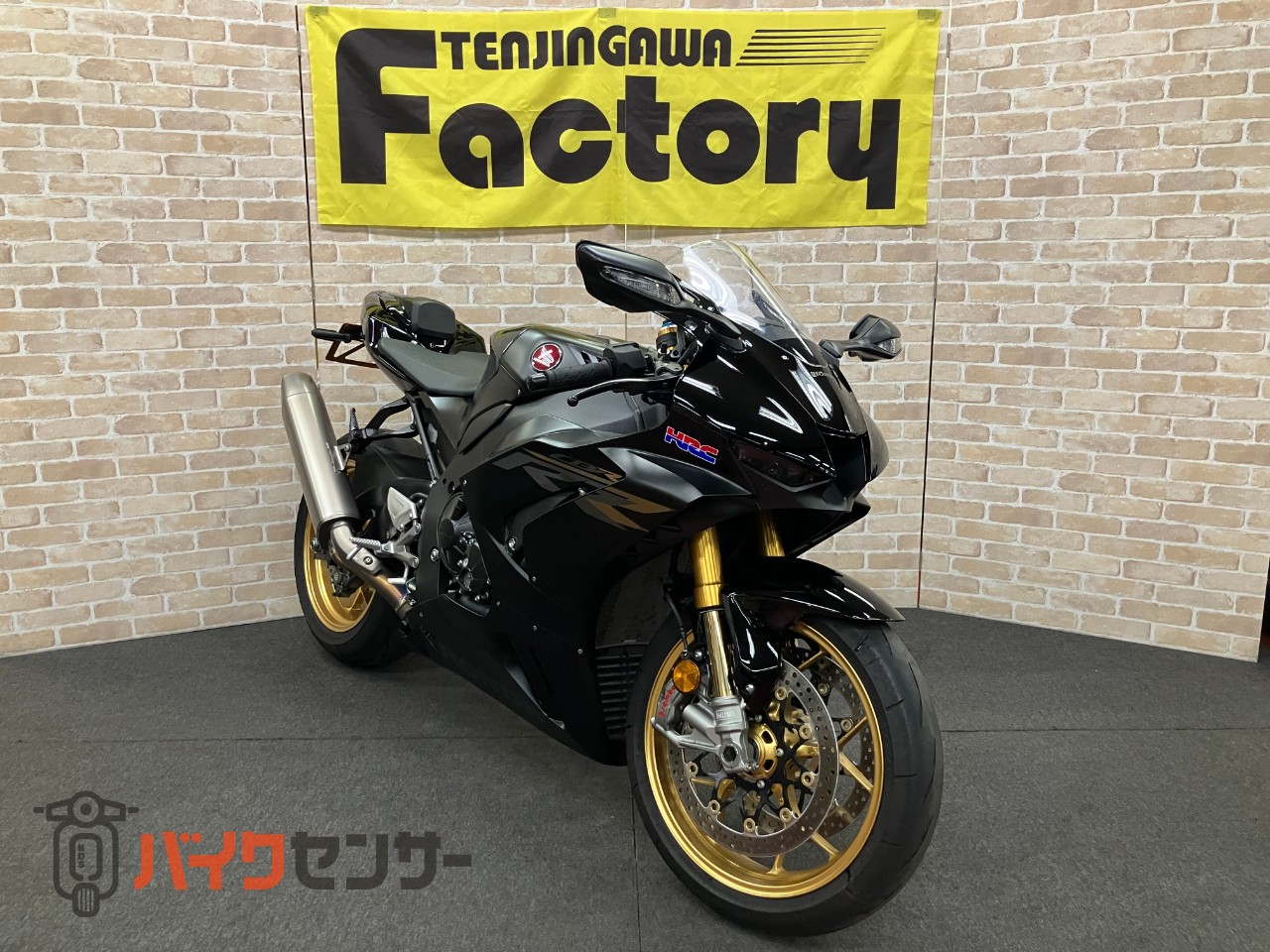 CBR1000RR-R 2022年モデル エッチングファクトリーコアガード カーボンタンクカバー シングルシートカウル フェンダーレス_2