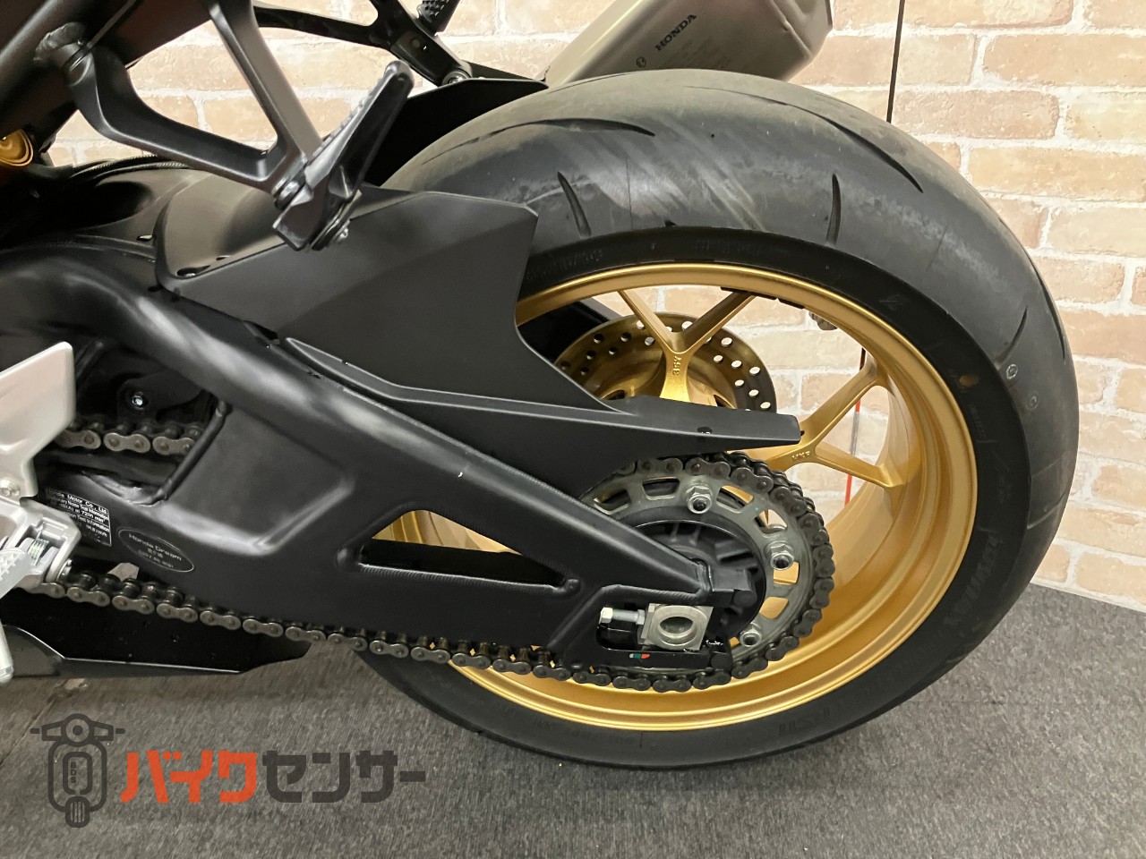 CBR1000RR-R 2022年モデル エッチングファクトリーコアガード カーボンタンクカバー シングルシートカウル フェンダーレス_14