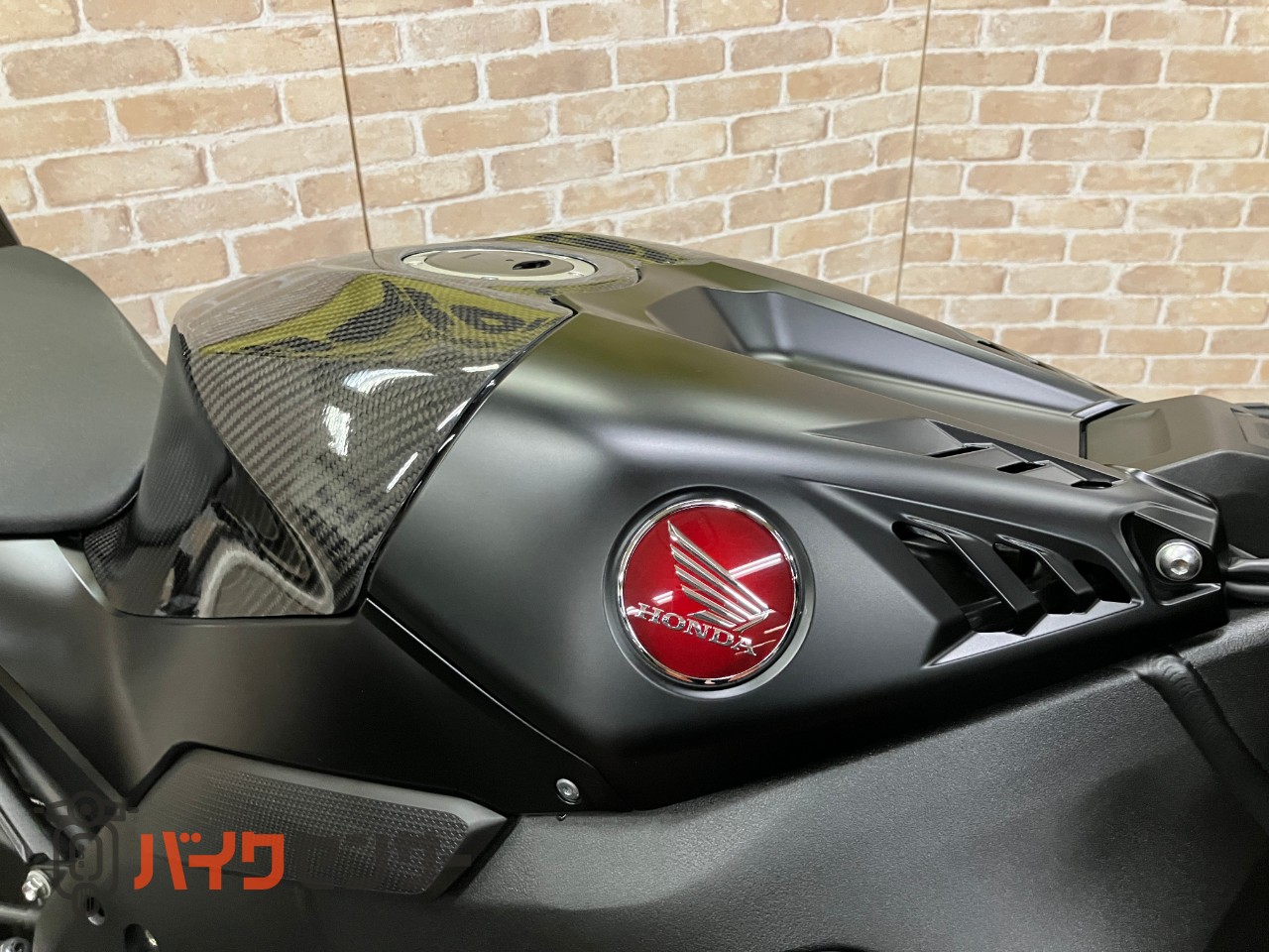 CBR1000RR-R 2022年モデル エッチングファクトリーコアガード カーボンタンクカバー シングルシートカウル フェンダーレス_21