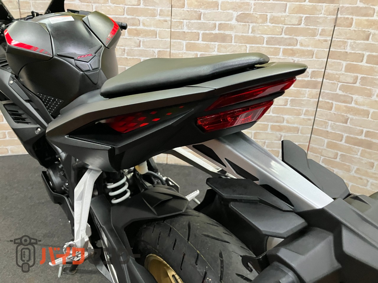 CBR250RR クイックシフター ETC グリップヒーター_7