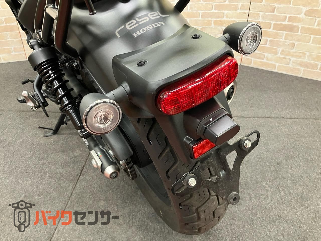 レブル250ABS フルLEDモデル フォークブーツ リアキャリア_6