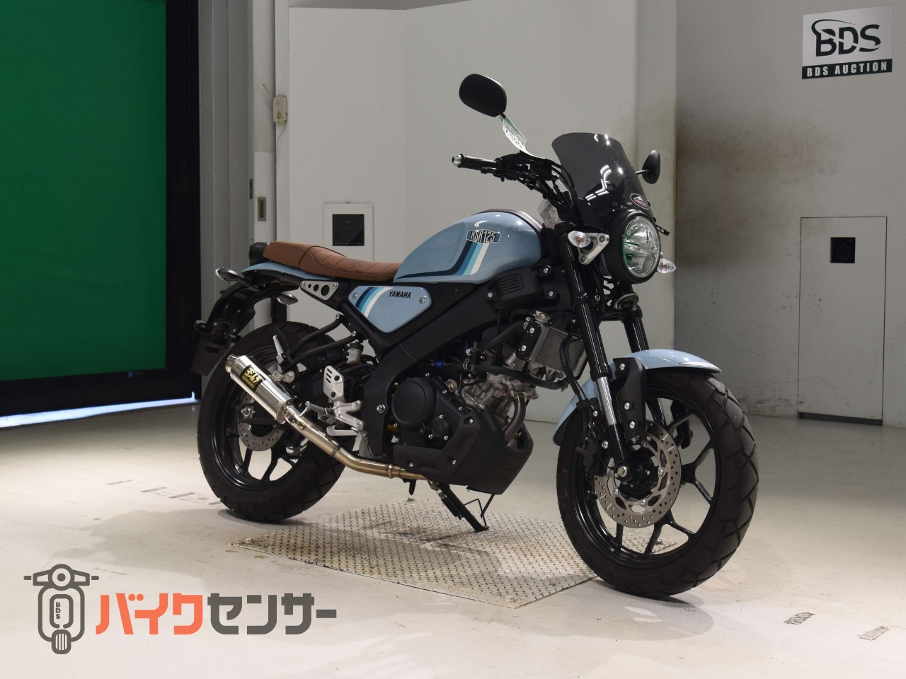 XSR125 ヨシムラマフラー メーターバイザー_2