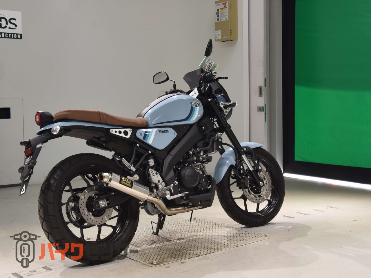 XSR125 ヨシムラマフラー メーターバイザー_4