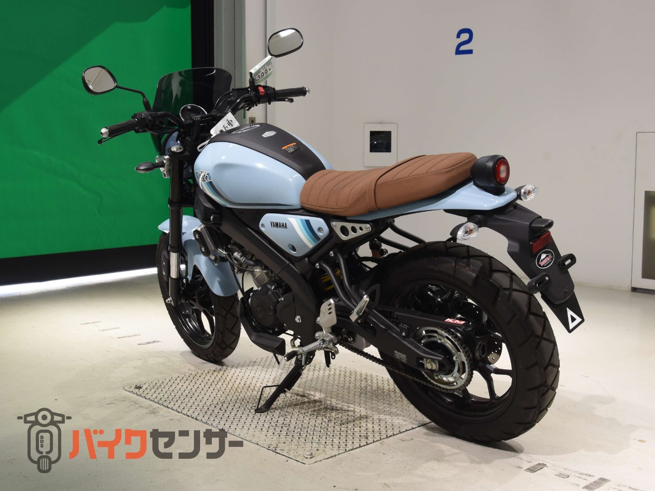 XSR125 ヨシムラマフラー メーターバイザー_5