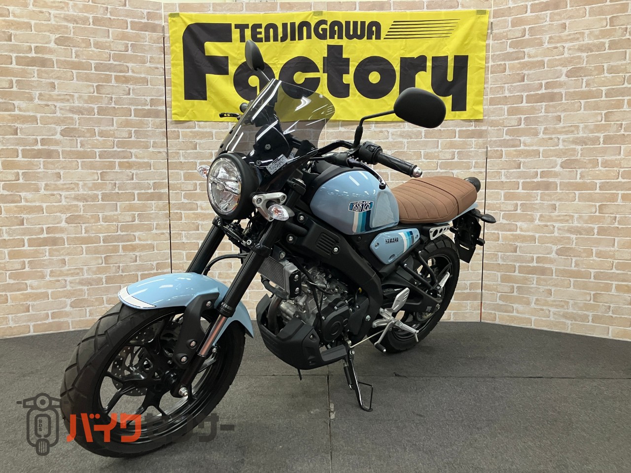 XSR125 ヨシムラ機械曲げGP-MAGNUMマフラー メーターバイザー_3