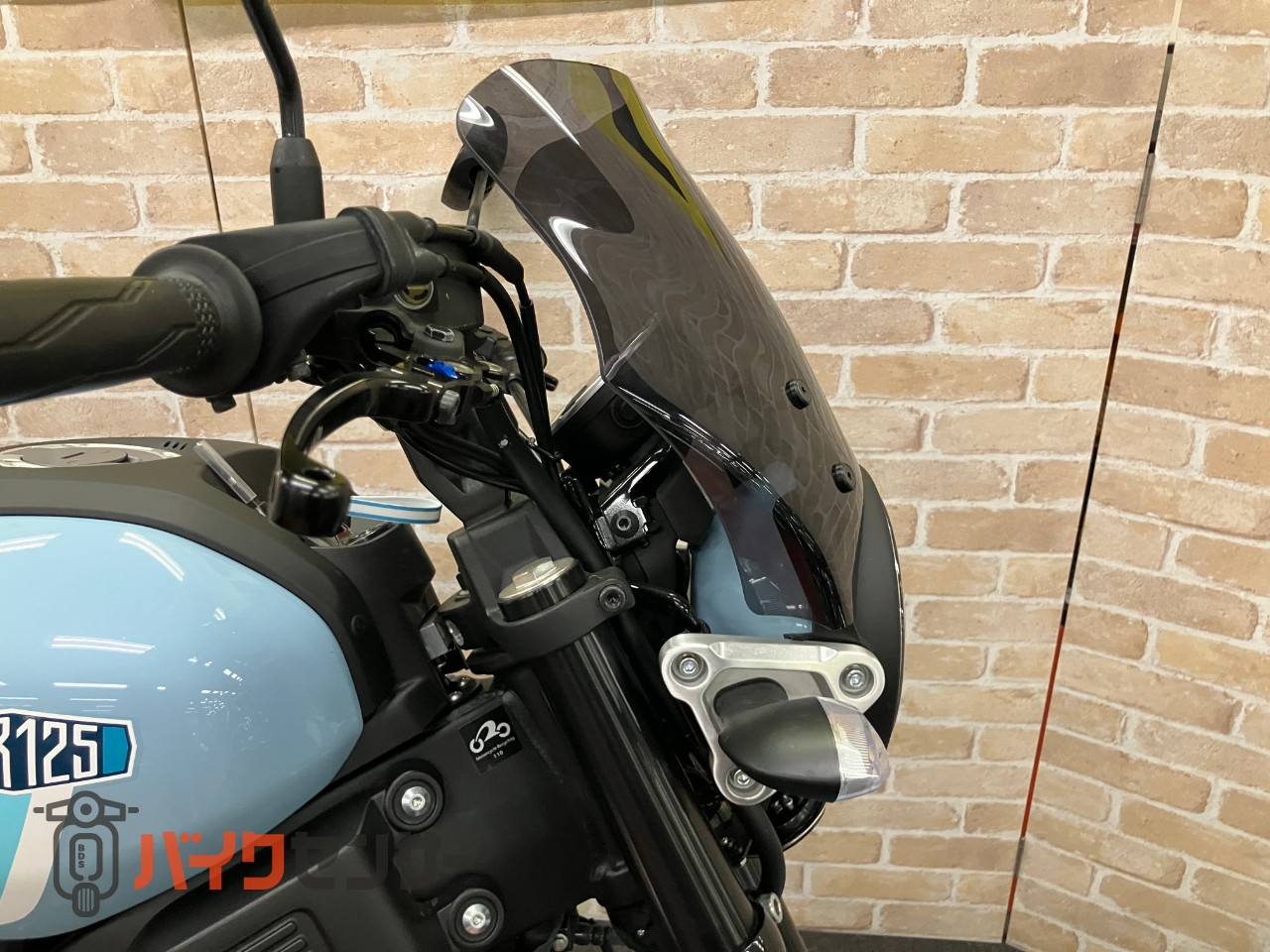 XSR125 ヨシムラ機械曲げGP-MAGNUMマフラー メーターバイザー_10