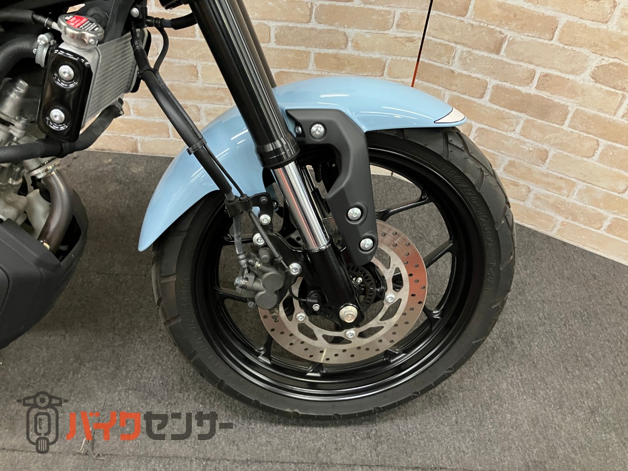 XSR125 ヨシムラ機械曲げGP-MAGNUMマフラー メーターバイザー_11