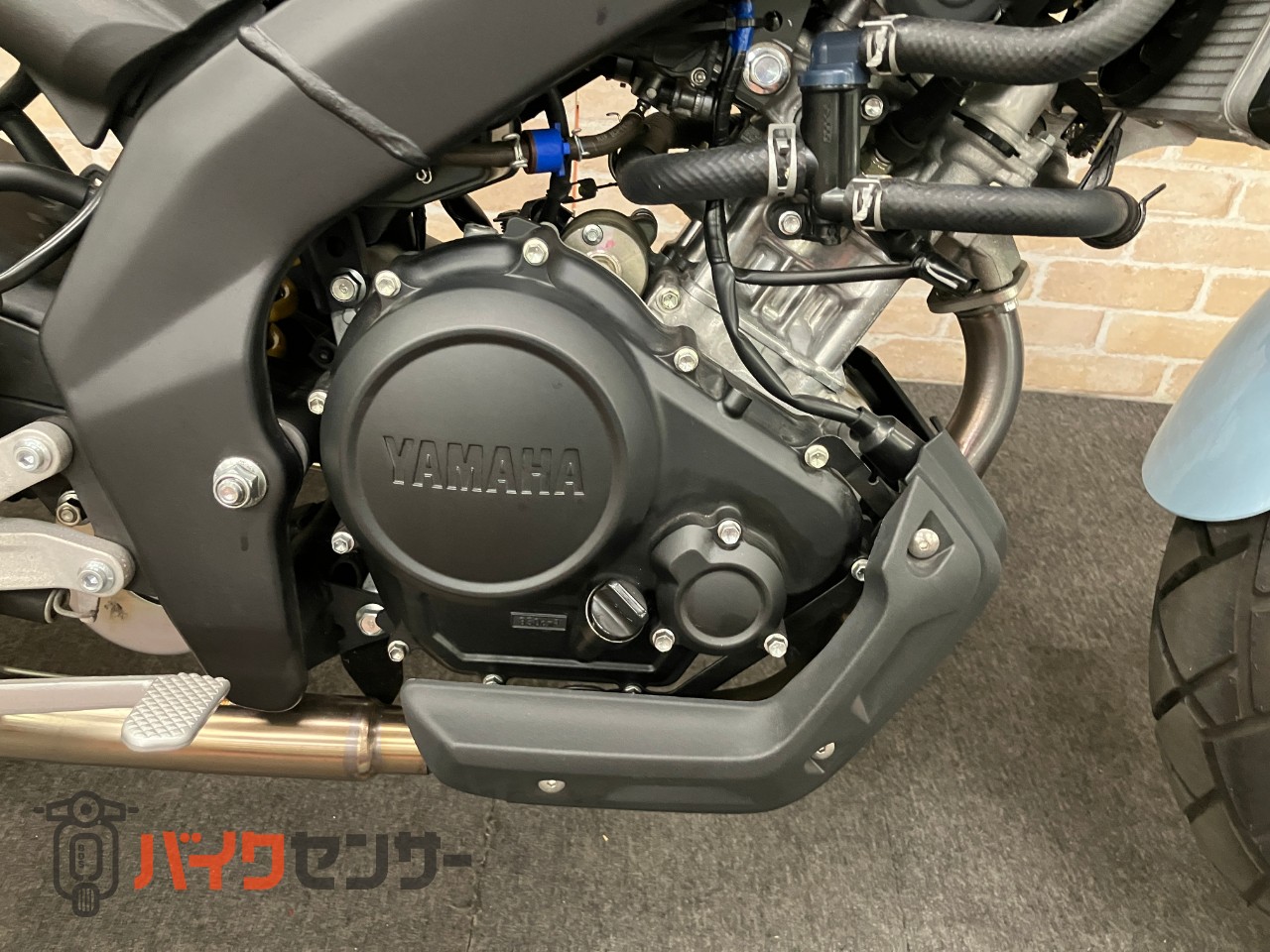 XSR125 ヨシムラ機械曲げGP-MAGNUMマフラー メーターバイザー_14