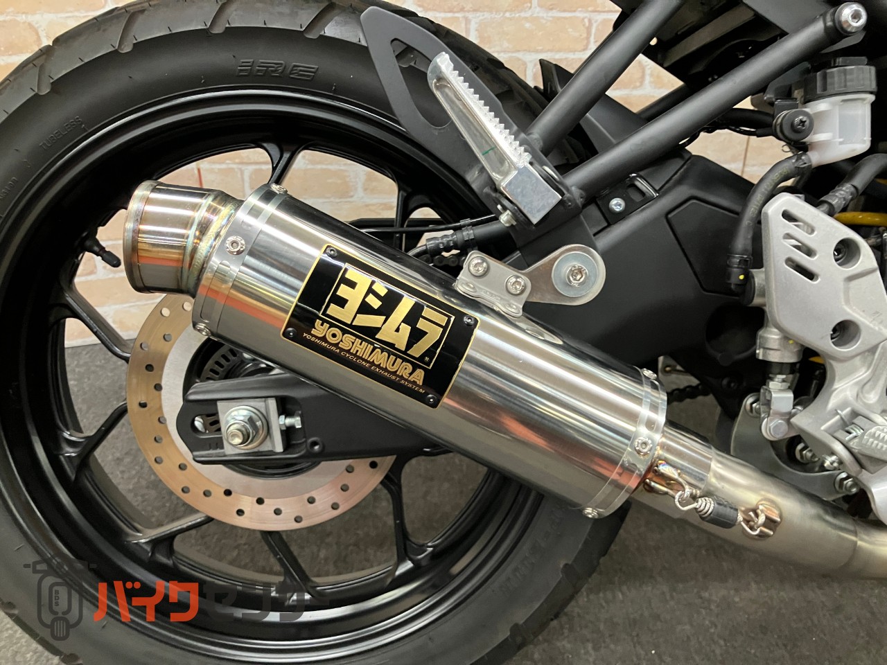 XSR125 ヨシムラ機械曲げGP-MAGNUMマフラー メーターバイザー_18