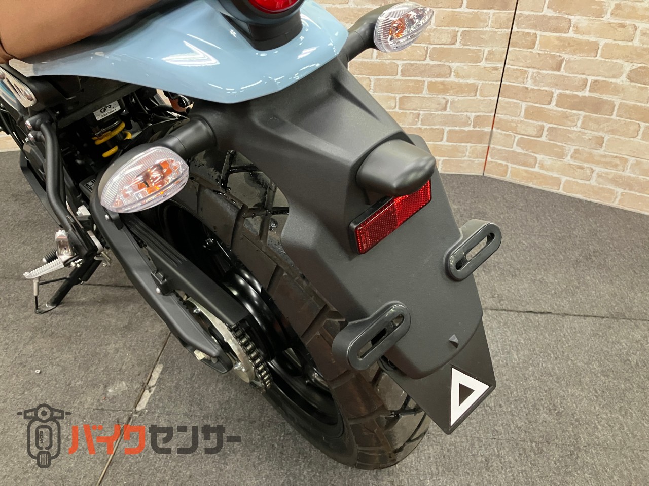 XSR125 ヨシムラ機械曲げGP-MAGNUMマフラー メーターバイザー_25