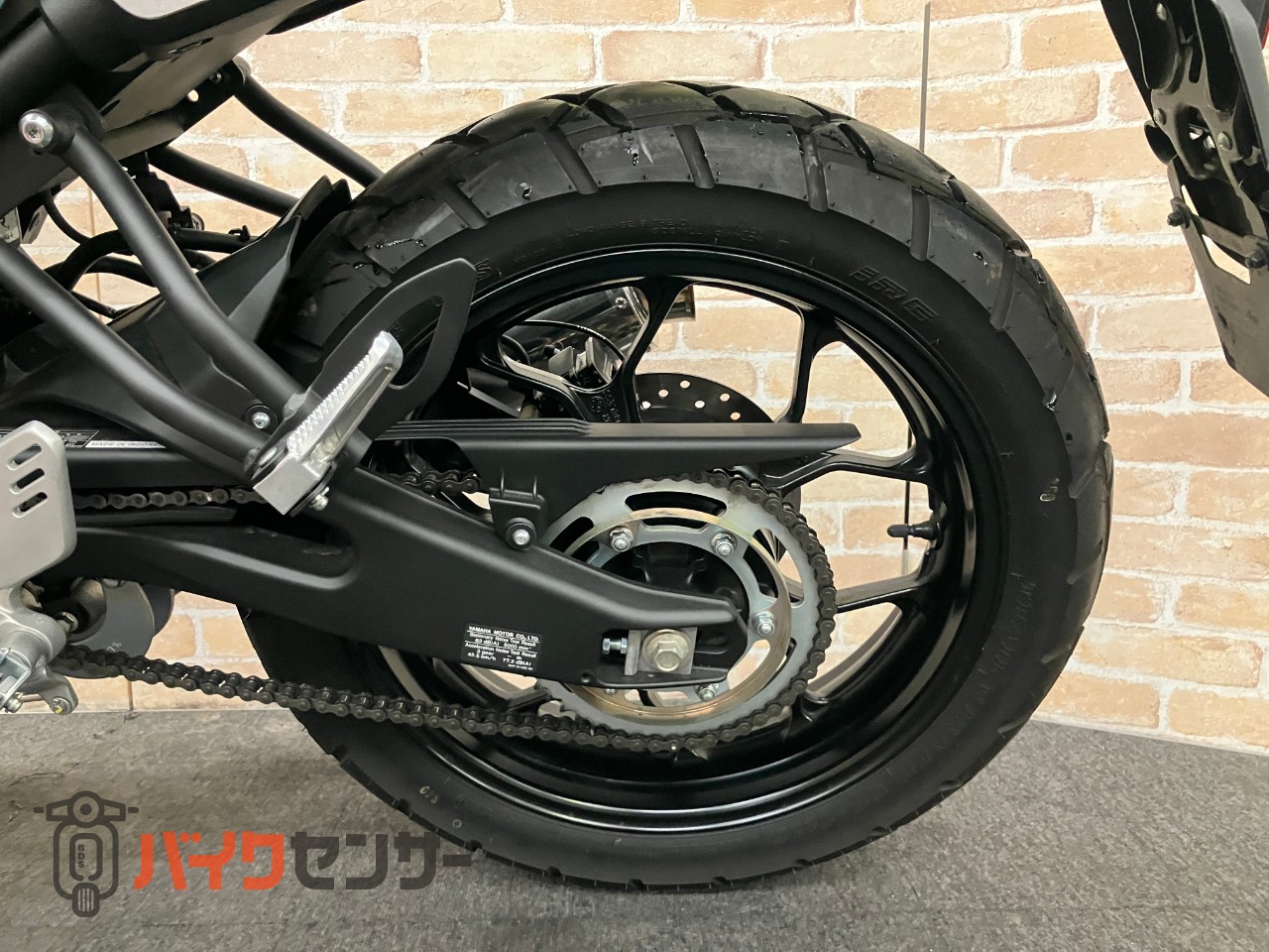 XSR125 ヨシムラ機械曲げGP-MAGNUMマフラー メーターバイザー_39