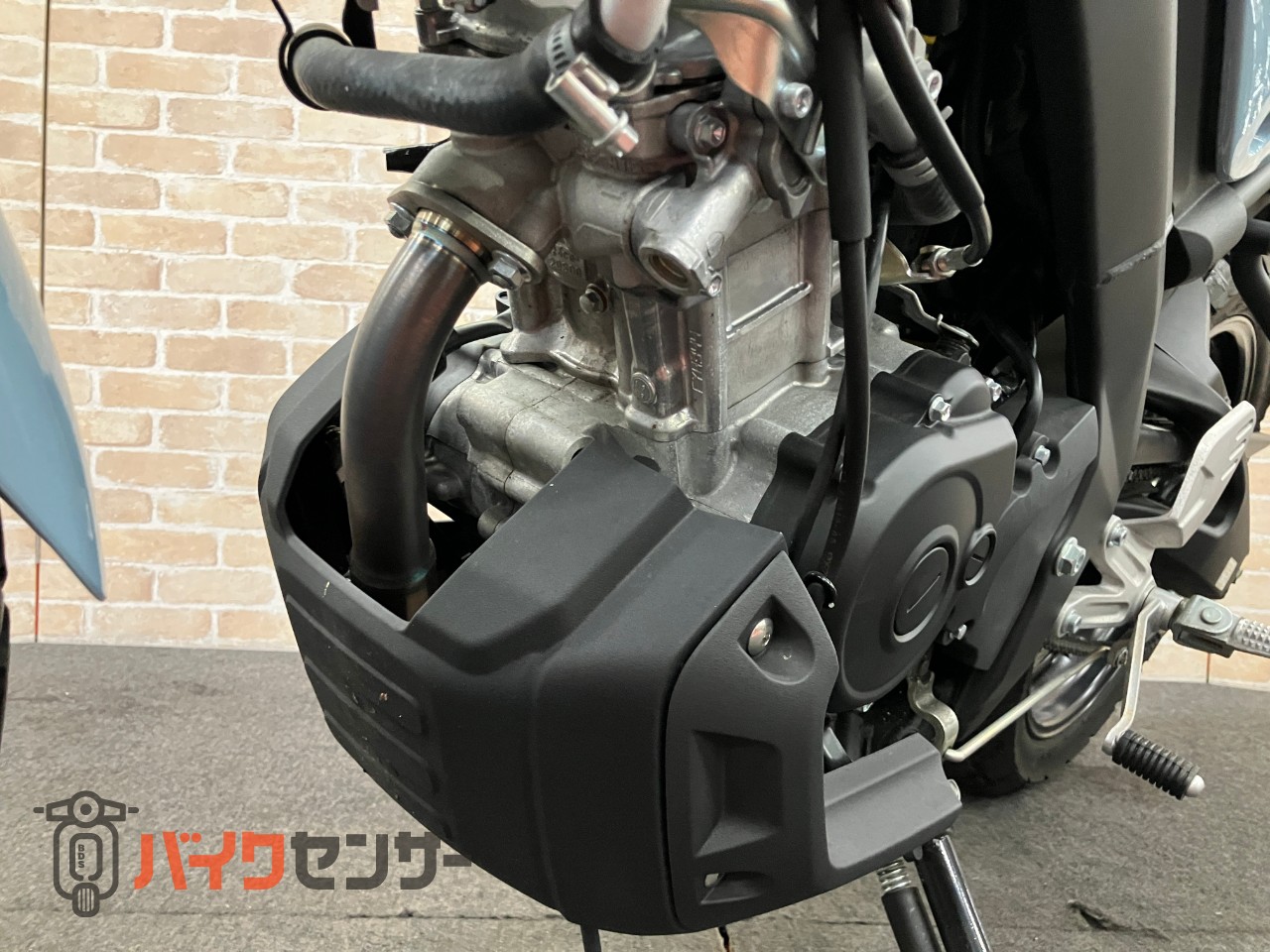 XSR125 ヨシムラ機械曲げGP-MAGNUMマフラー メーターバイザー_43