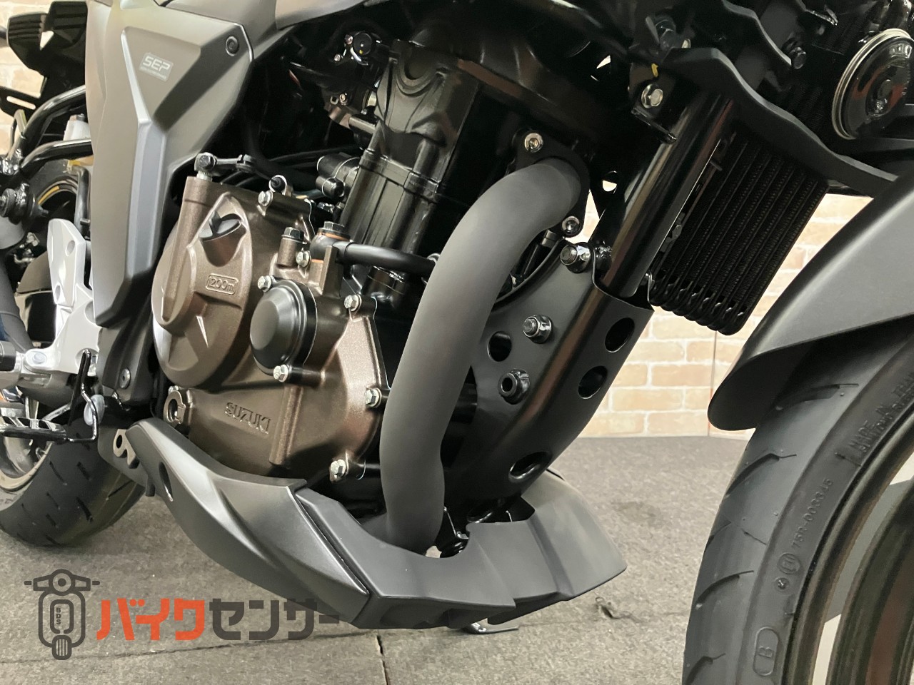 GIXXER250 2025年モデル LEDヘッドライト 油冷シングルエンジン_6