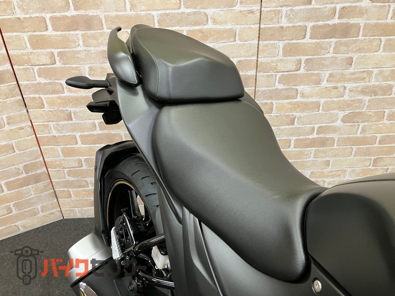 GIXXER250 2025年モデル LEDヘッドライト 油冷シングルエンジン_7