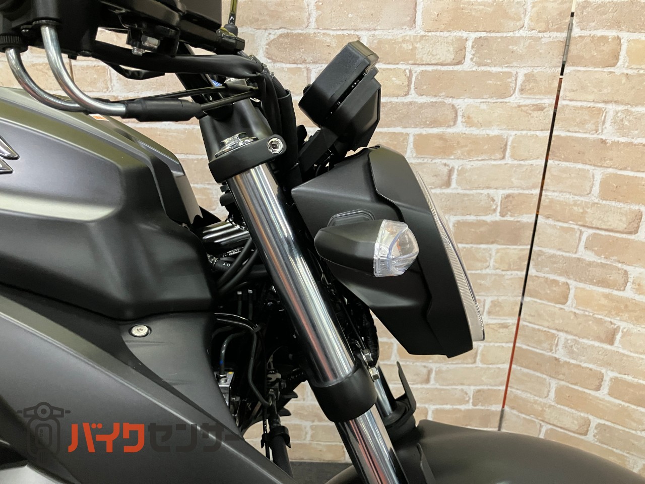 GIXXER250 2025年モデル LEDヘッドライト 油冷シングルエンジン_8
