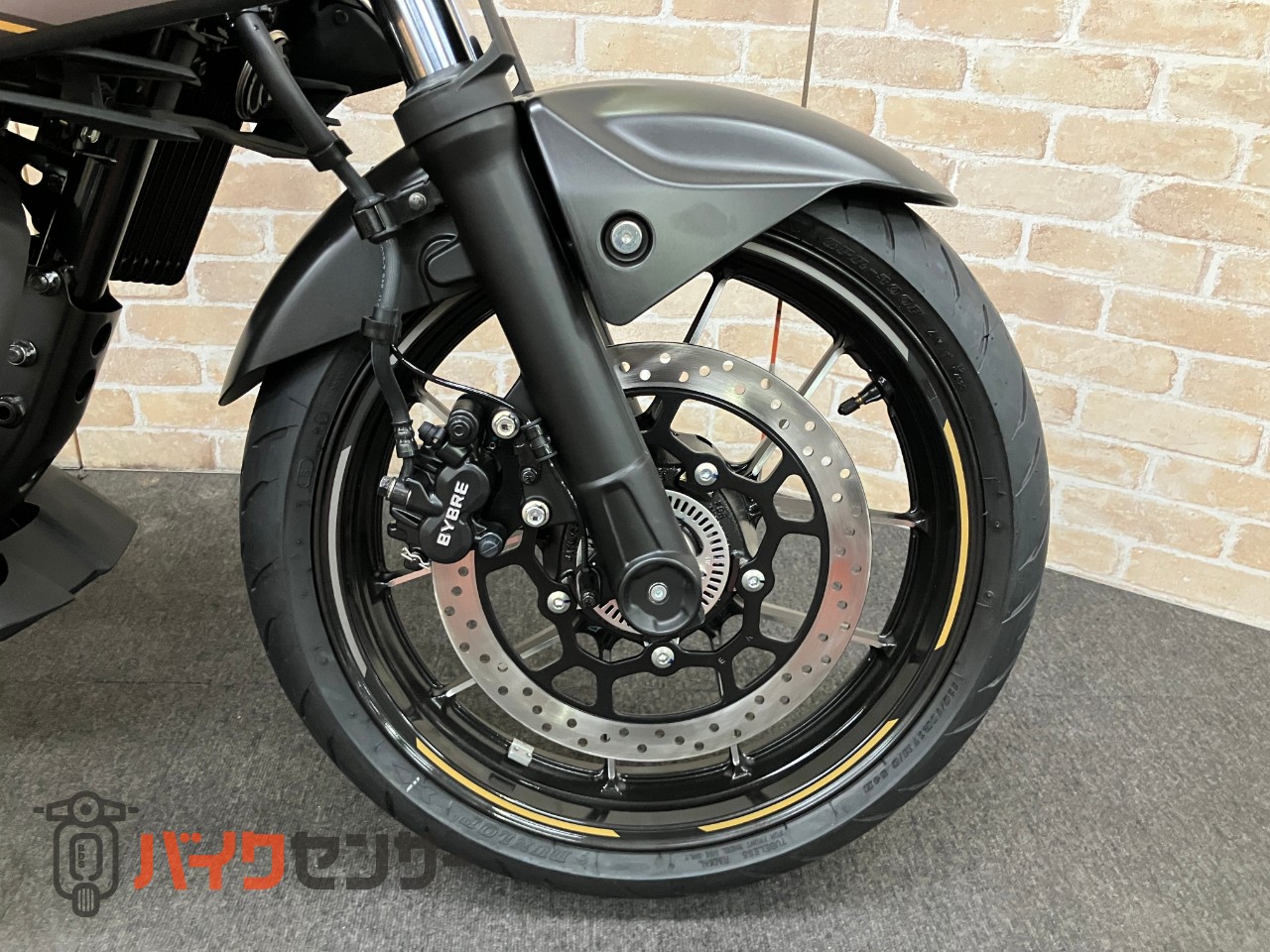 GIXXER250 2025年モデル LEDヘッドライト 油冷シングルエンジン_9