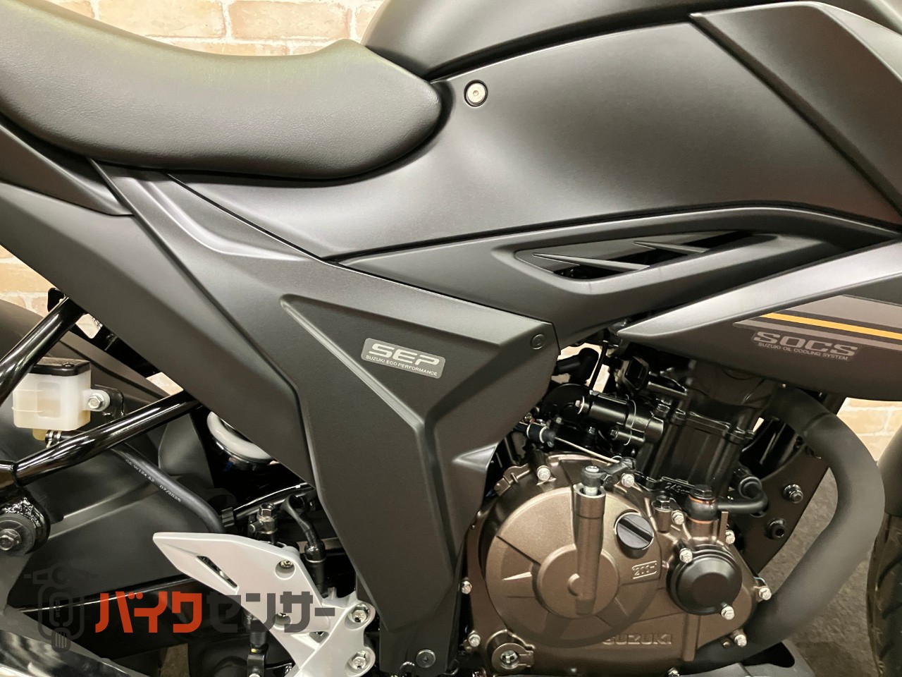 GIXXER250 2025年モデル LEDヘッドライト 油冷シングルエンジン_13