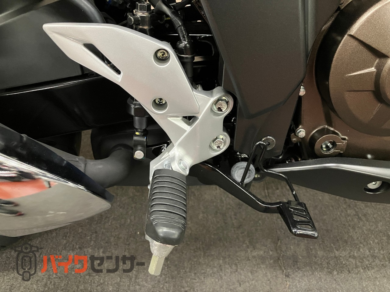 GIXXER250 2025年モデル LEDヘッドライト 油冷シングルエンジン_14