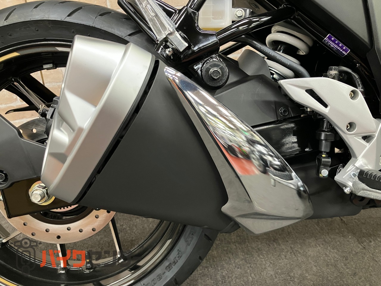 GIXXER250 2025年モデル LEDヘッドライト 油冷シングルエンジン_17