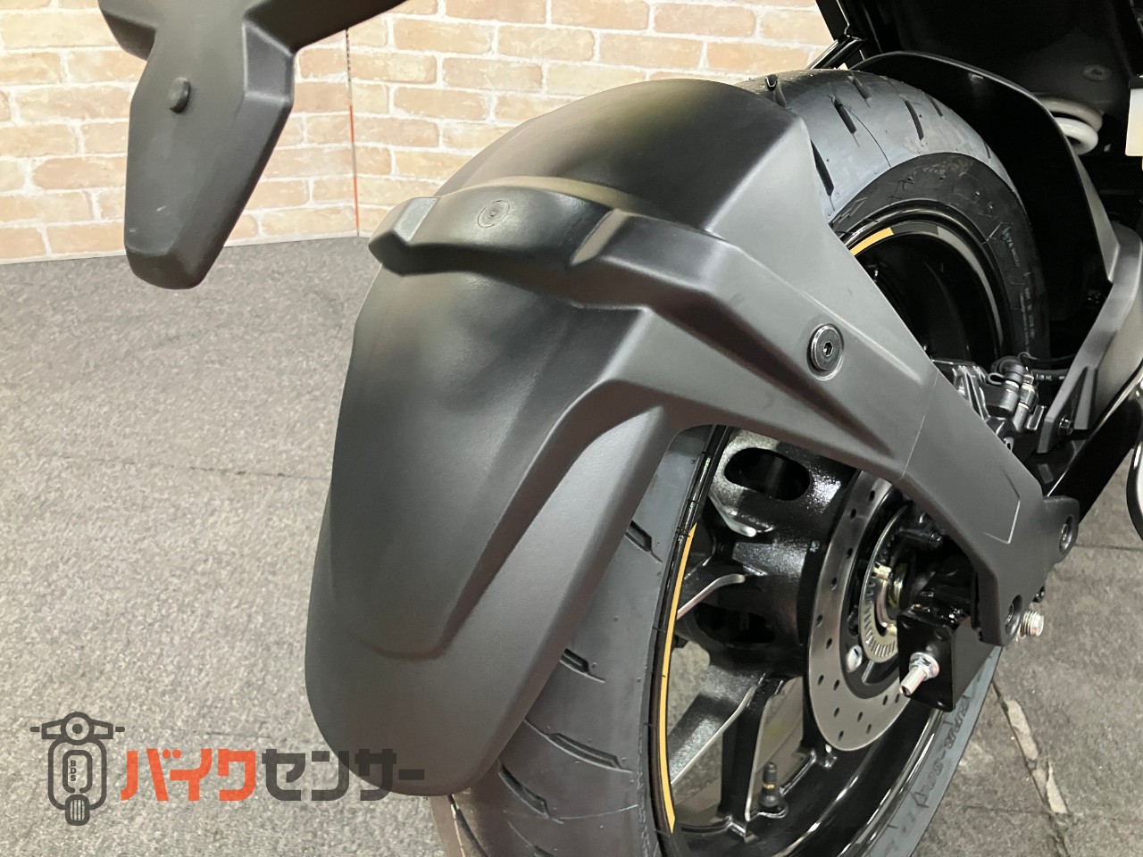 GIXXER250 2025年モデル LEDヘッドライト 油冷シングルエンジン_22