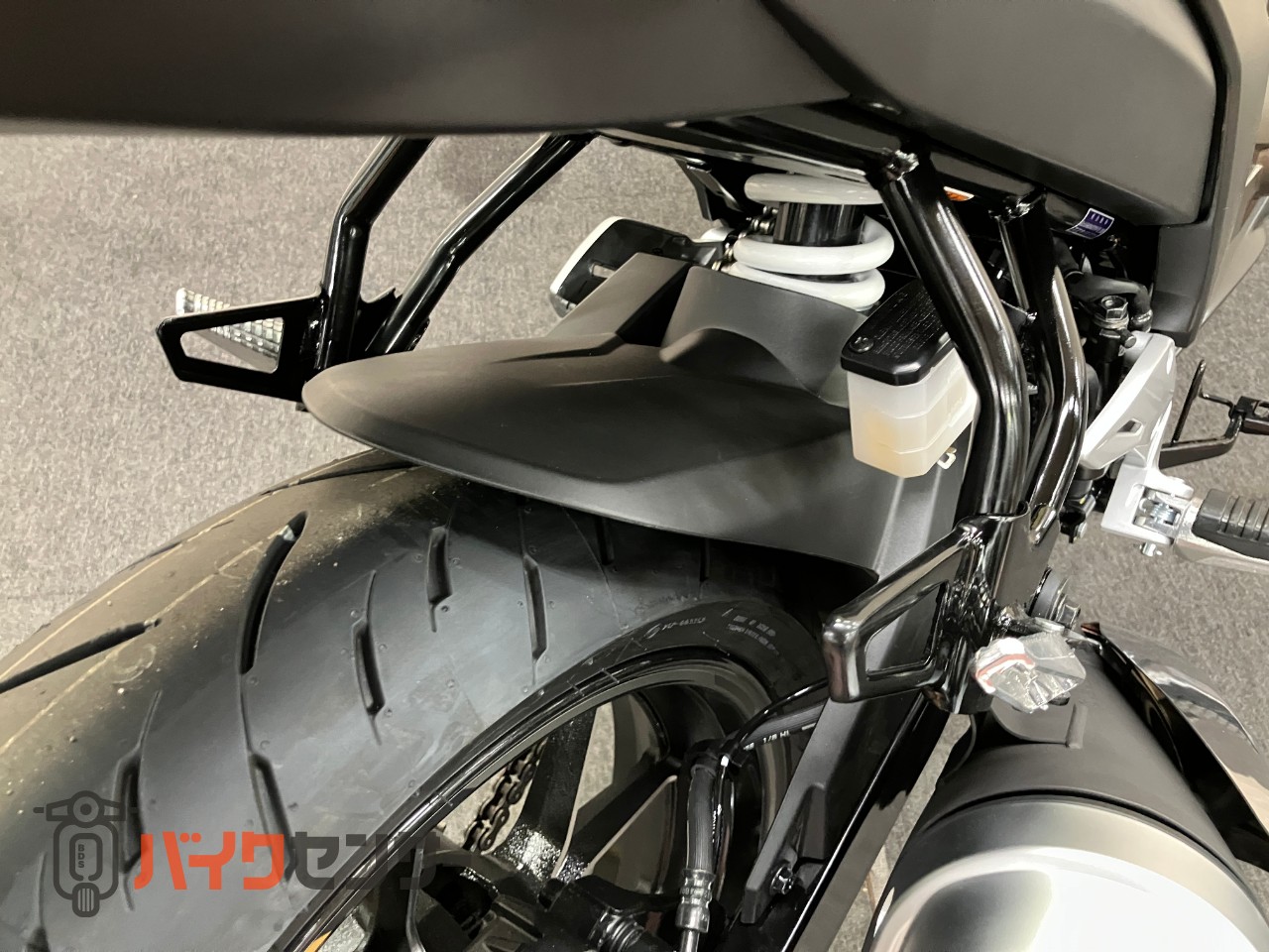 GIXXER250 2025年モデル LEDヘッドライト 油冷シングルエンジン_24