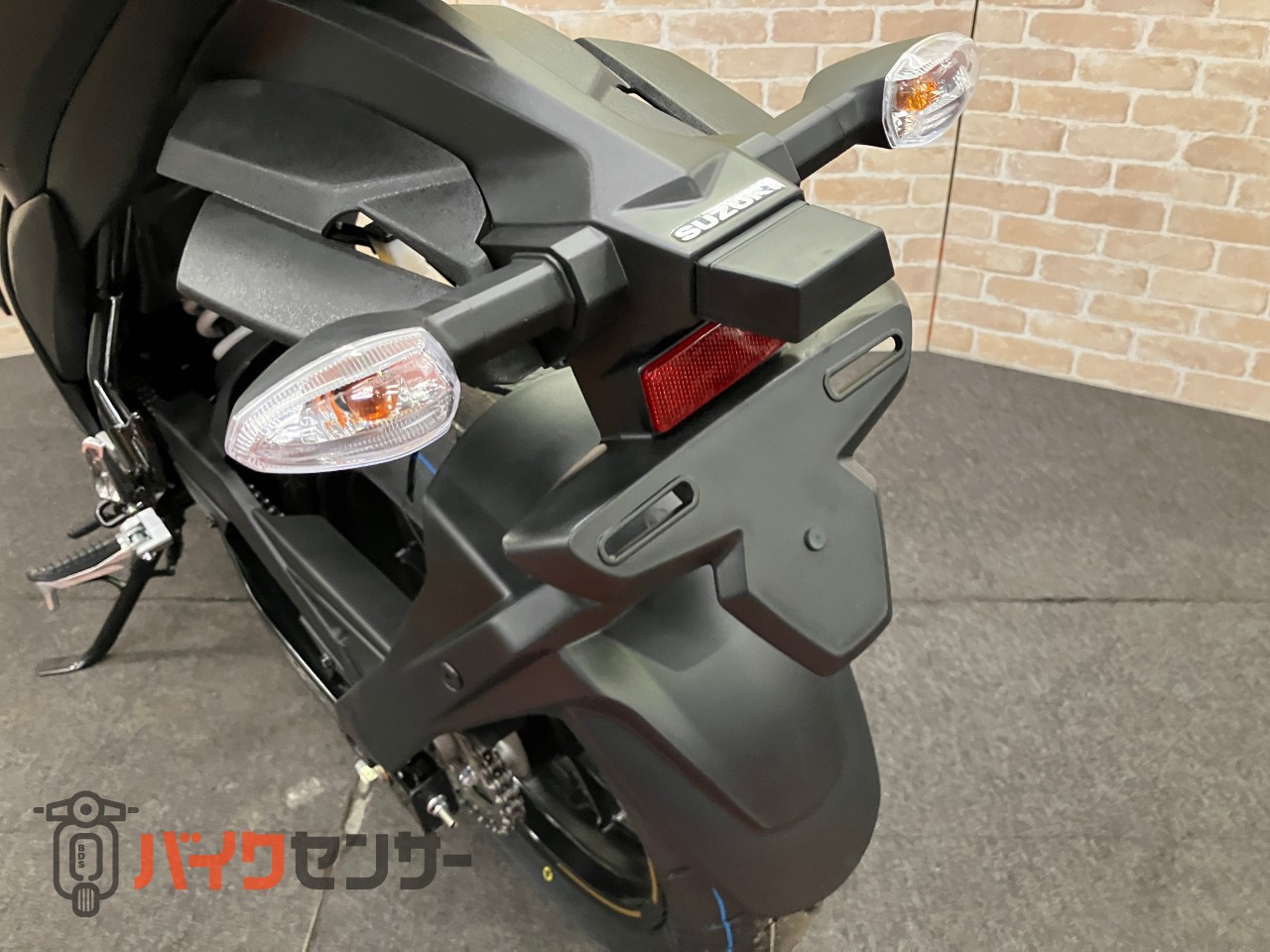 GIXXER250 2025年モデル LEDヘッドライト 油冷シングルエンジン_28