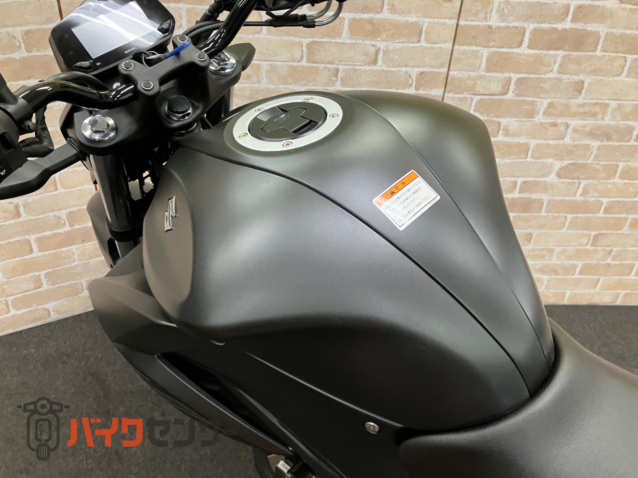 GIXXER250 2025年モデル LEDヘッドライト 油冷シングルエンジン_30