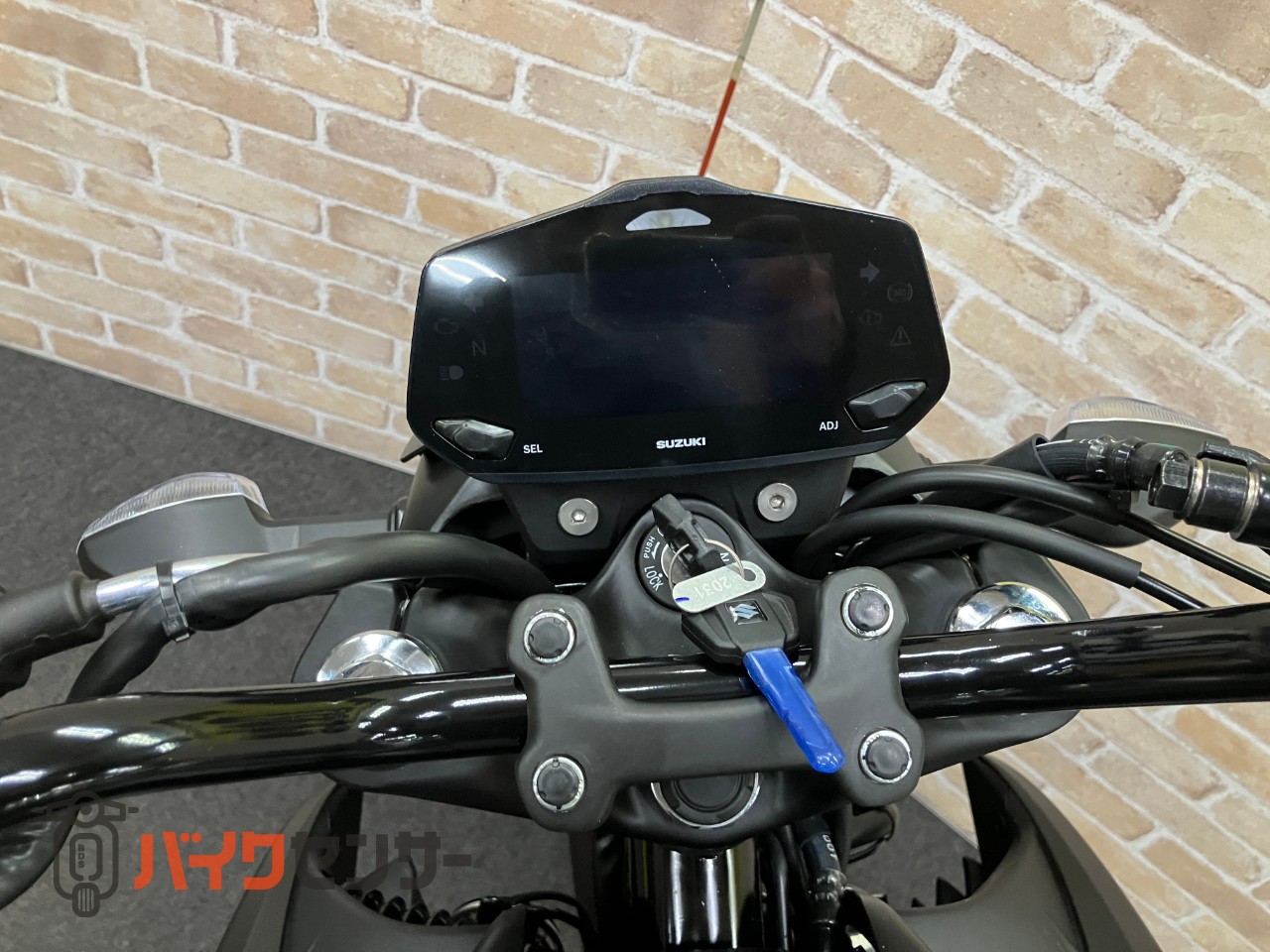 GIXXER250 2025年モデル LEDヘッドライト 油冷シングルエンジン_34