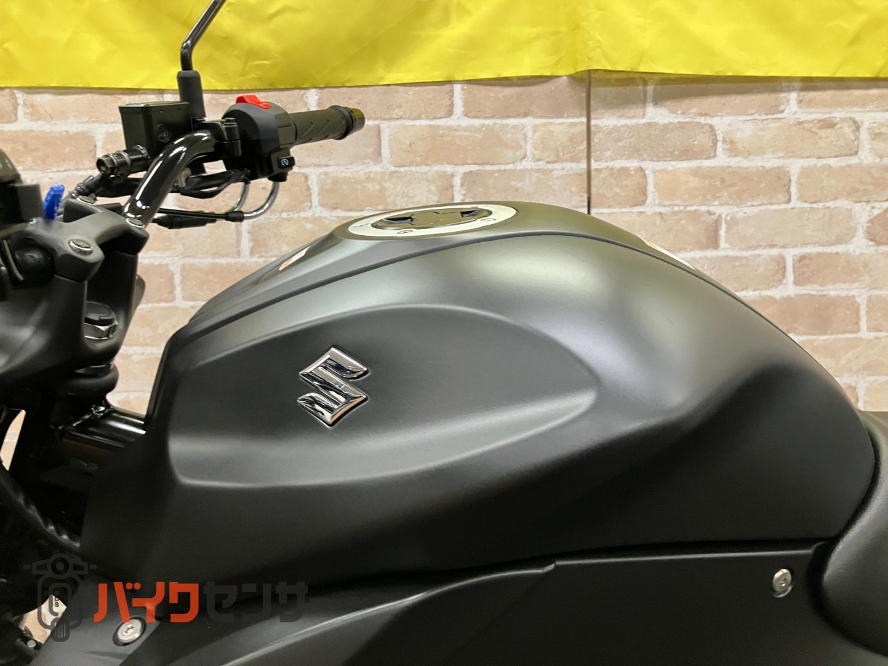 GIXXER250 2025年モデル LEDヘッドライト 油冷シングルエンジン_37