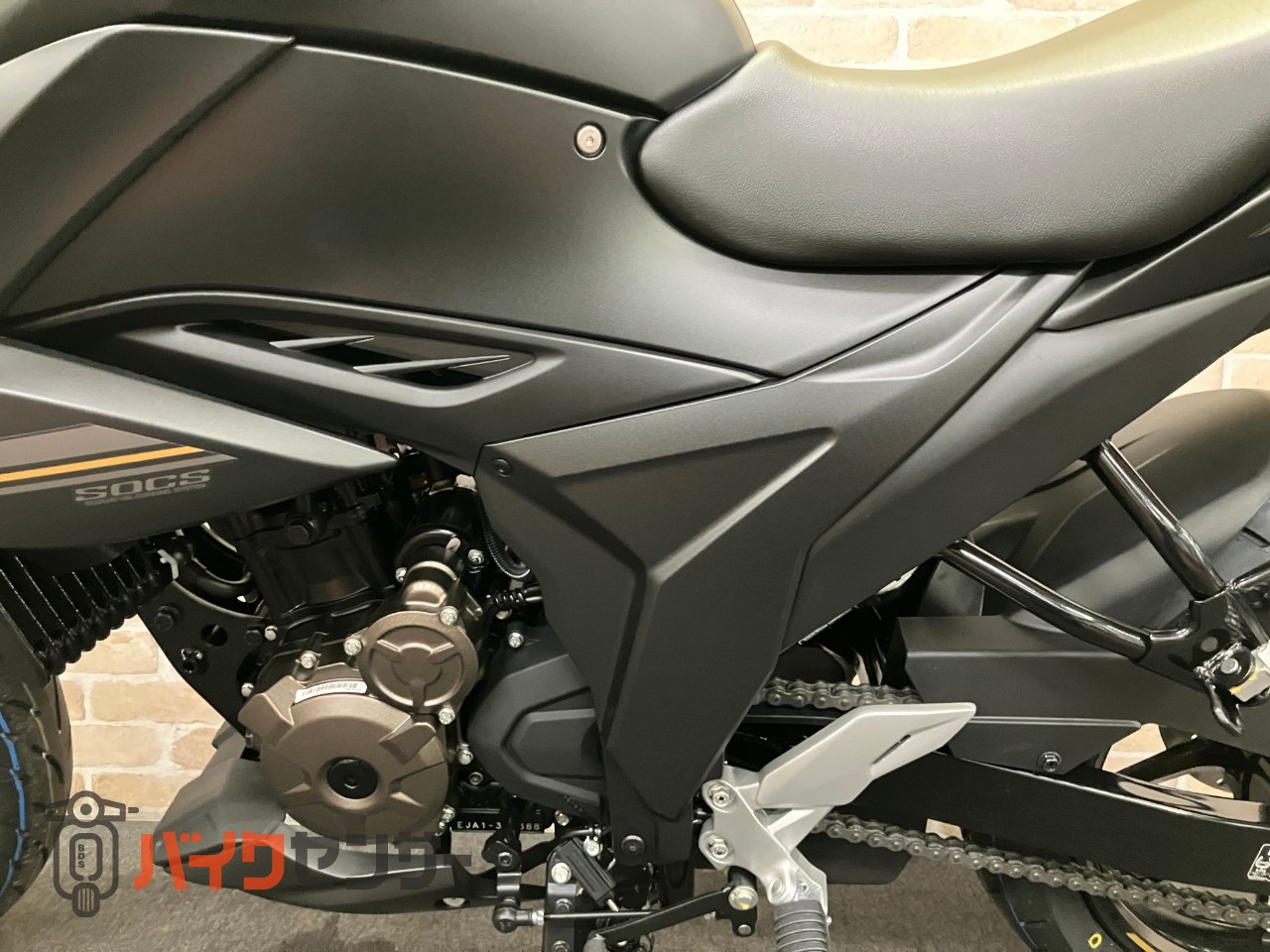 GIXXER250 2025年モデル LEDヘッドライト 油冷シングルエンジン_40