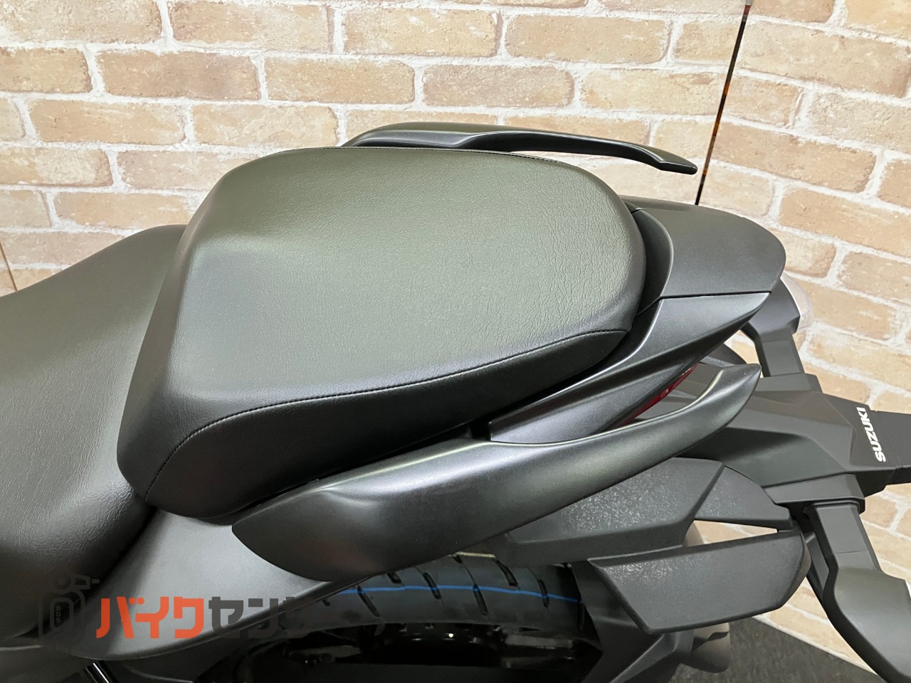 GIXXER250 2025年モデル LEDヘッドライト 油冷シングルエンジン_45