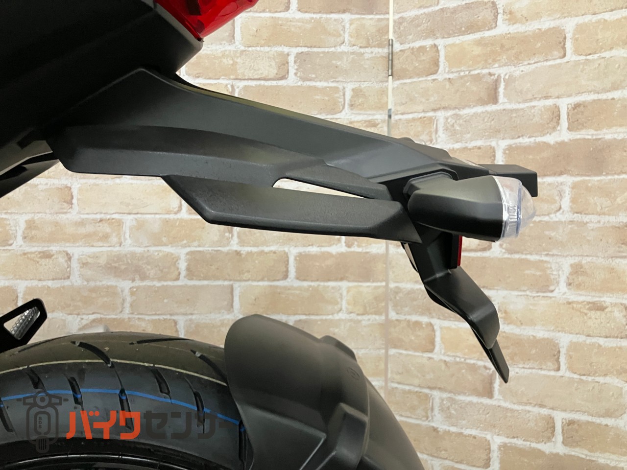 GIXXER250 2025年モデル LEDヘッドライト 油冷シングルエンジン_46