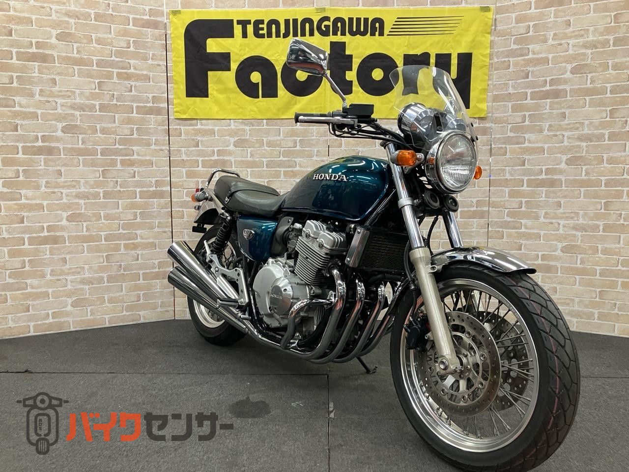 CB400FOUR グリップヒーター　メーターバイザー エンジンガード　ETC　ノーマルマフラー_2
