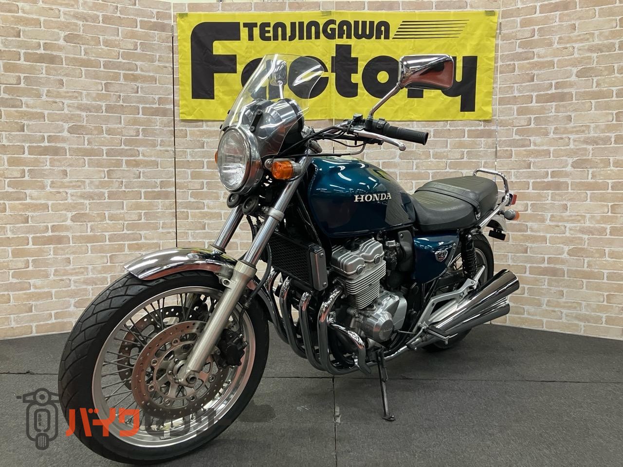 CB400FOUR グリップヒーター　メーターバイザー エンジンガード　ETC　ノーマルマフラー_3