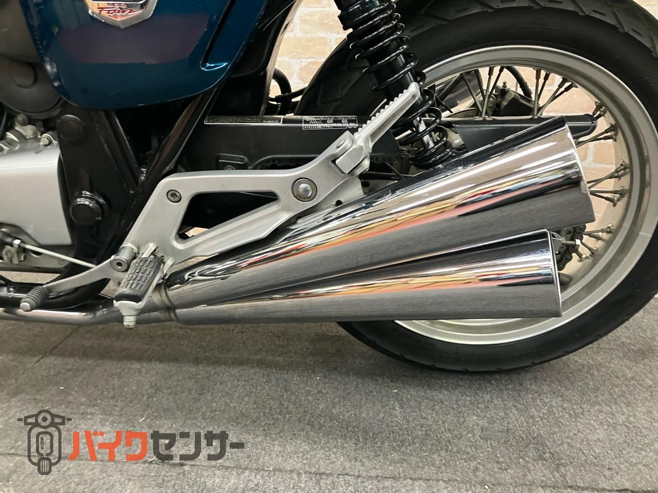 CB400FOUR グリップヒーター　メーターバイザー エンジンガード　ETC　ノーマルマフラー_18