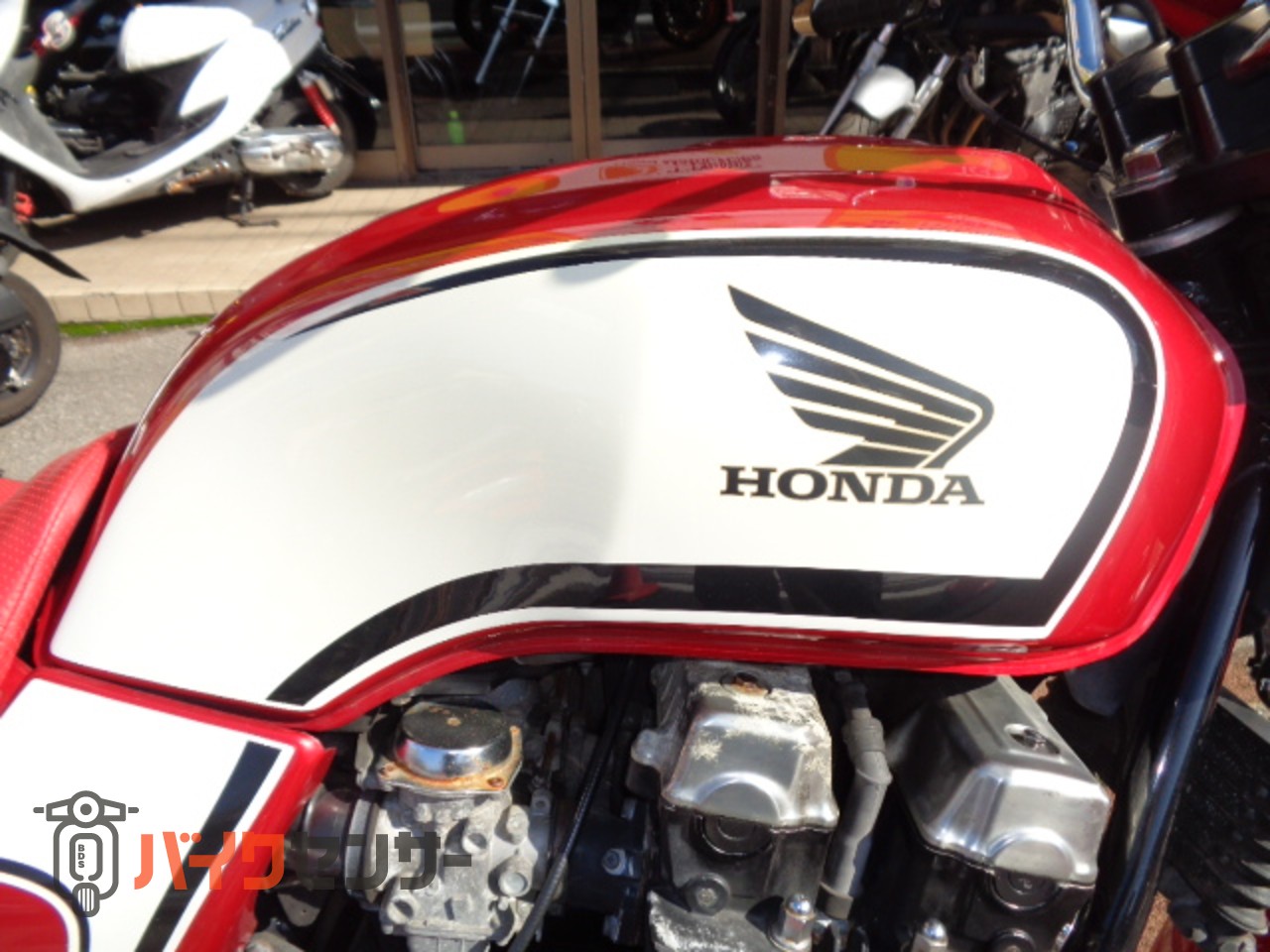 ホンダ CB750 RC42 空冷4サイクル4気筒エンジン ビキニ