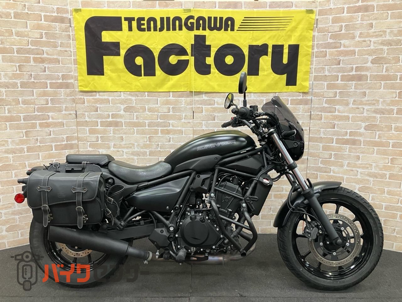 エリミネーター400　メーターバイザー　エンジンガード　トリックスター　スリップオン　サイドバック　コアガード_0